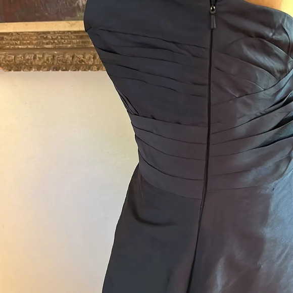 Monique Lhuillier Bridesmaids sz 12 navy color strapless midi length great cond - Picture 5 of 9